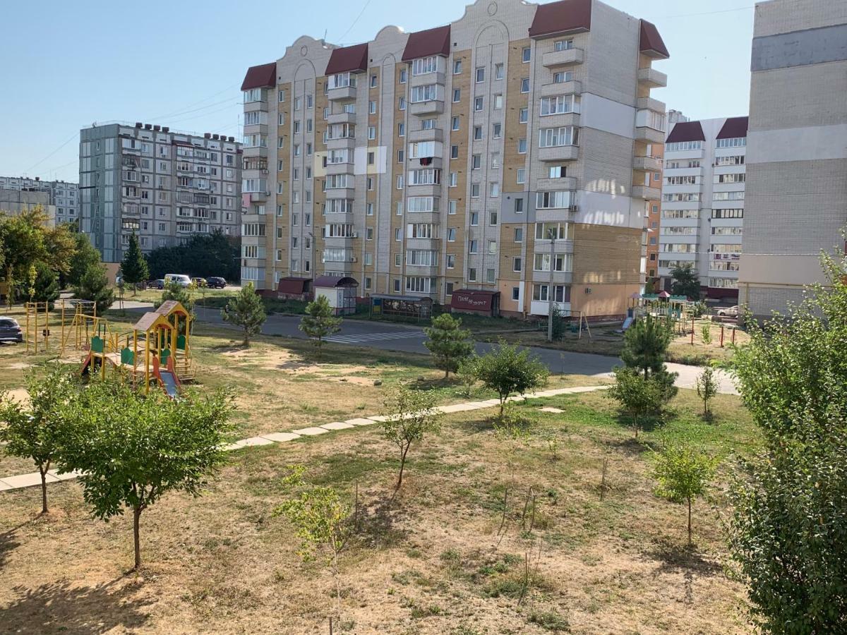 Семейные Апартаменты В Новом Районе У Софиевского Парка Uman Exterior foto