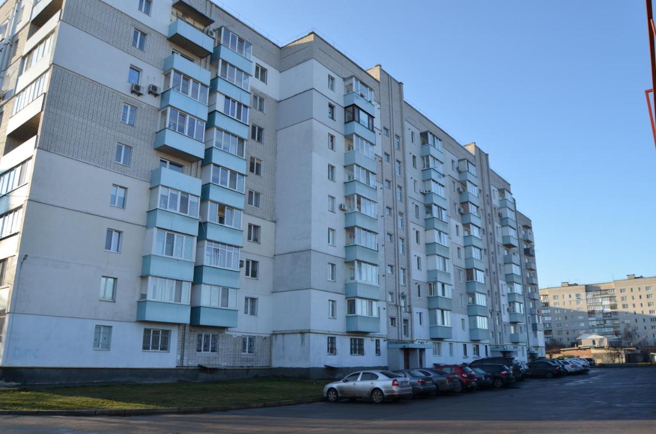 Семейные Апартаменты В Новом Районе У Софиевского Парка Uman Exterior foto
