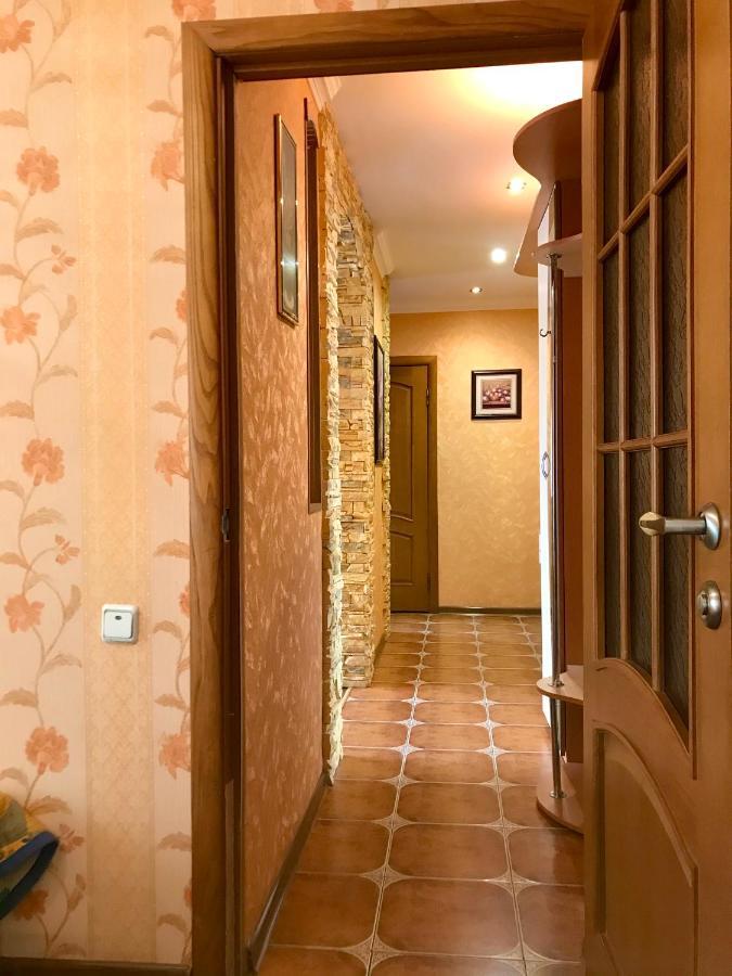 Семейные Апартаменты В Новом Районе У Софиевского Парка Uman Exterior foto